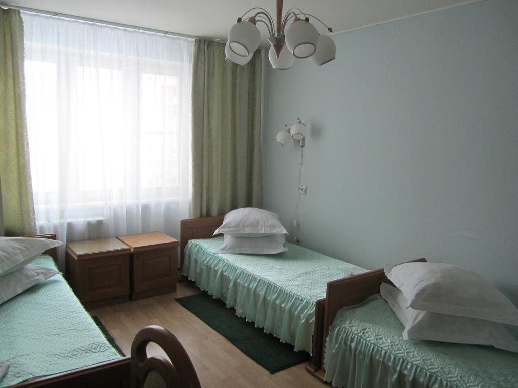 Трехместный (Трехместный номер с общей ванной комнатой) гостиницы Светлица, Удомля
