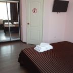 Люкс (Люкс с двуспальной кроватью и диваном корпус №2), Гранд Отель