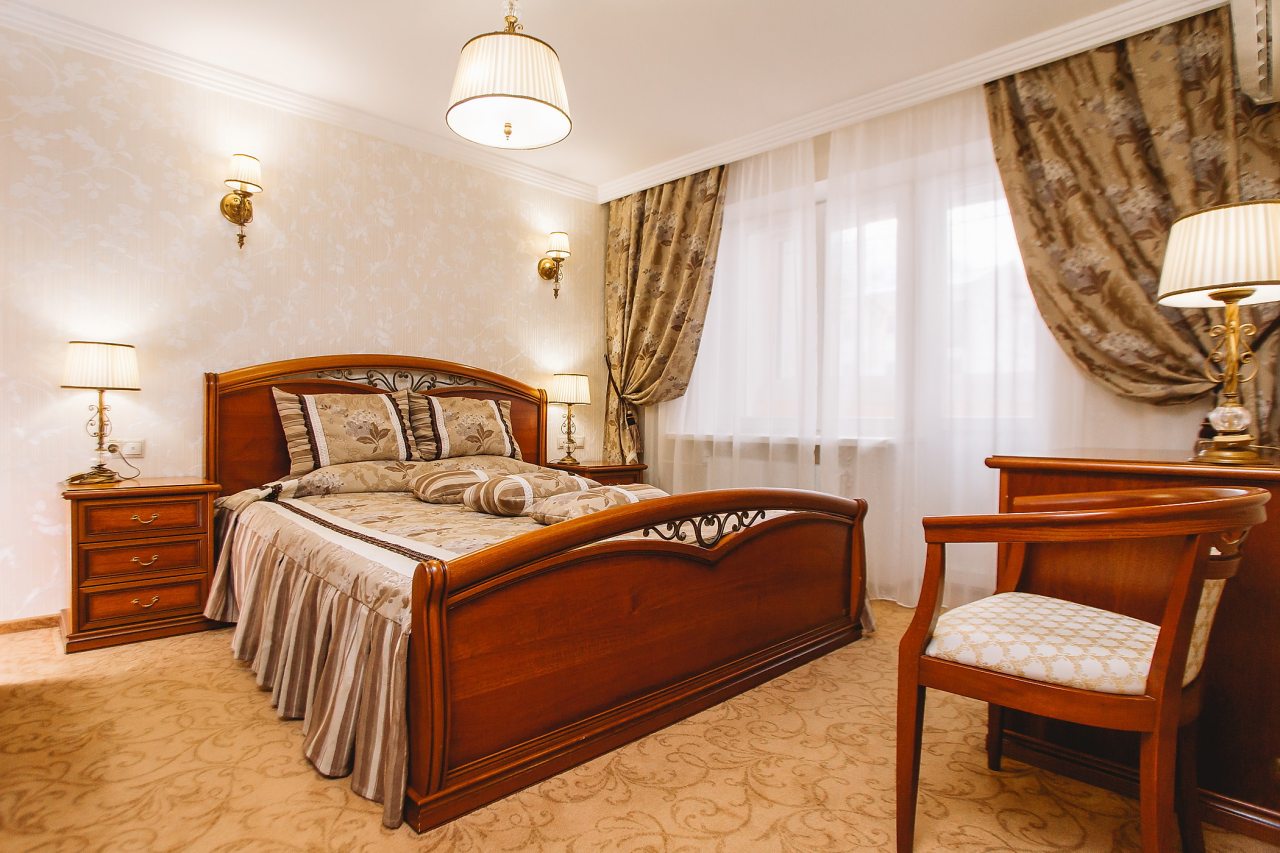 Люкс (Люкс Апартаменты), Отель Чайковский
