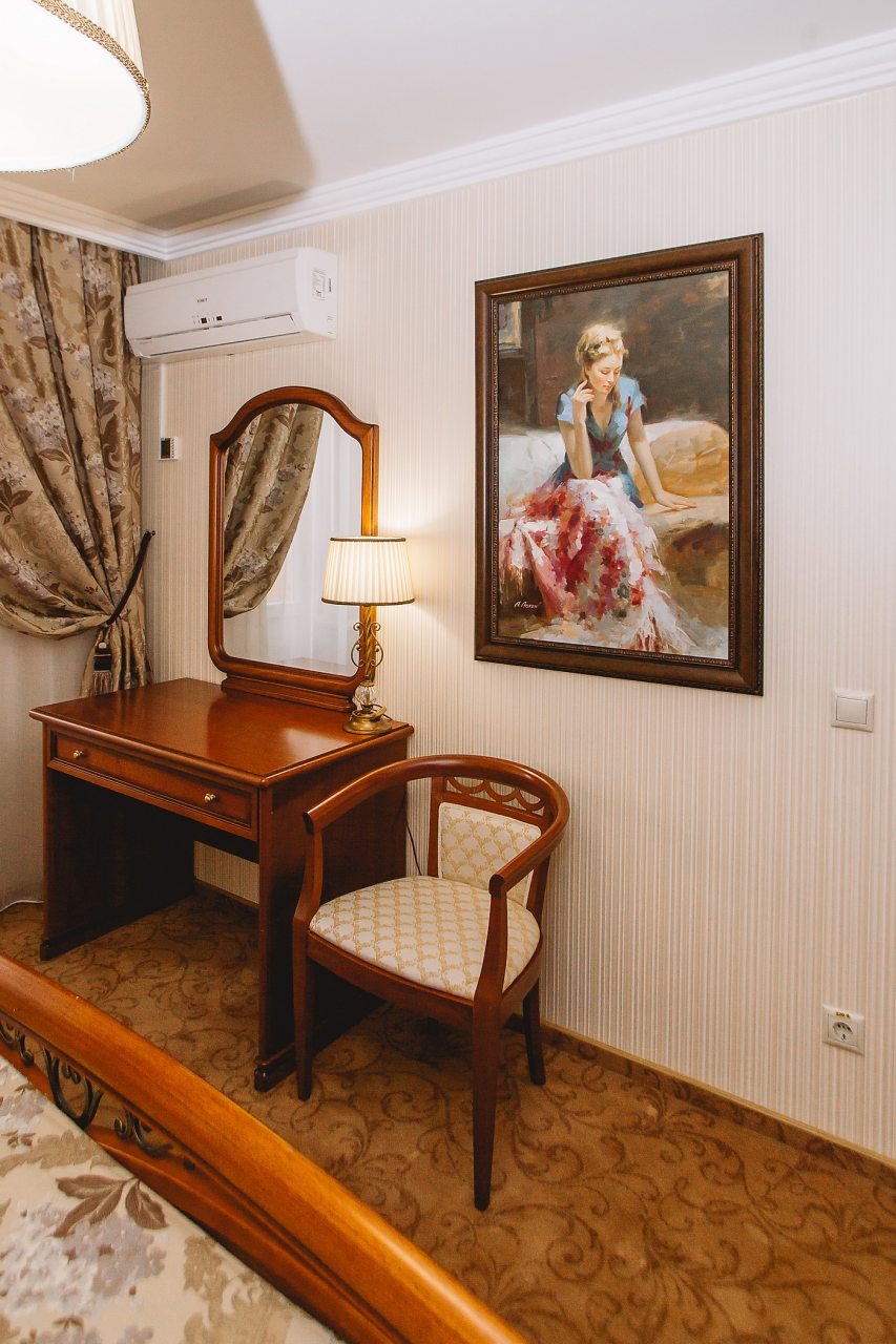 Люкс (Люкс Апартаменты), Отель Чайковский