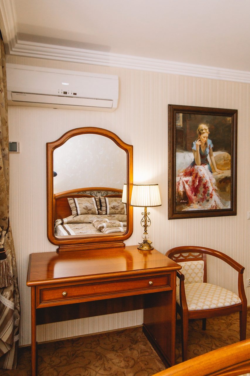 Люкс (Люкс Апартаменты), Отель Чайковский