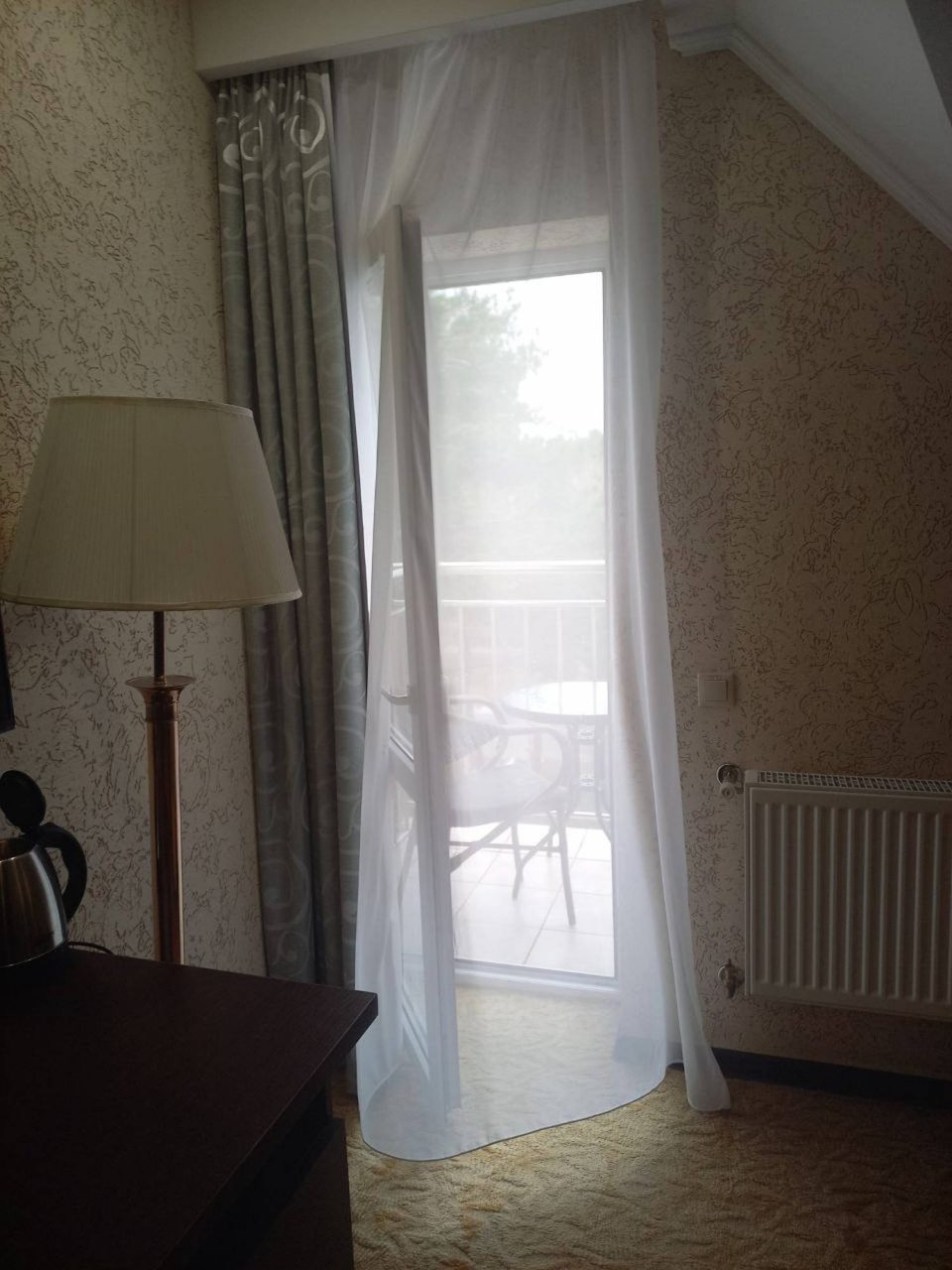 Выход на балкон