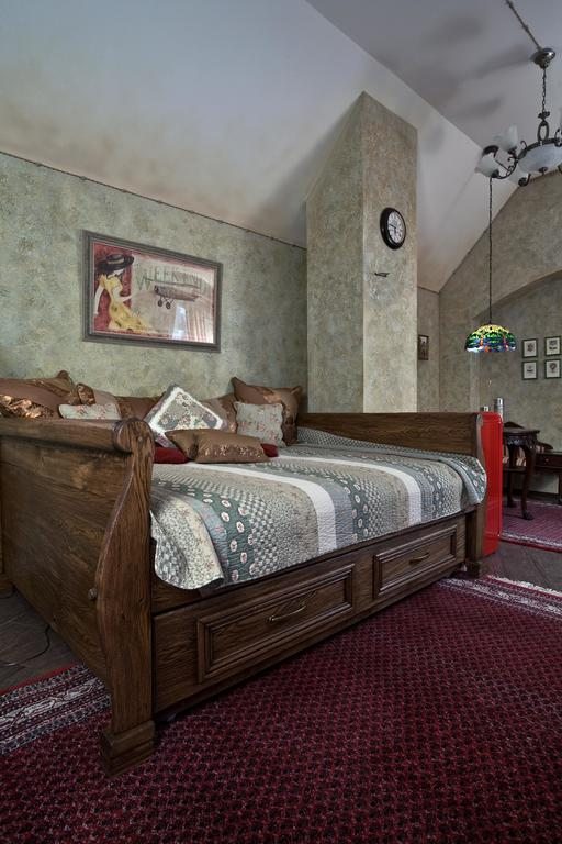 Двухместный (Двухместный номер Делюкс с 1 кроватью + дополнительная кровать) семейного отеля Гринвуд, Химки