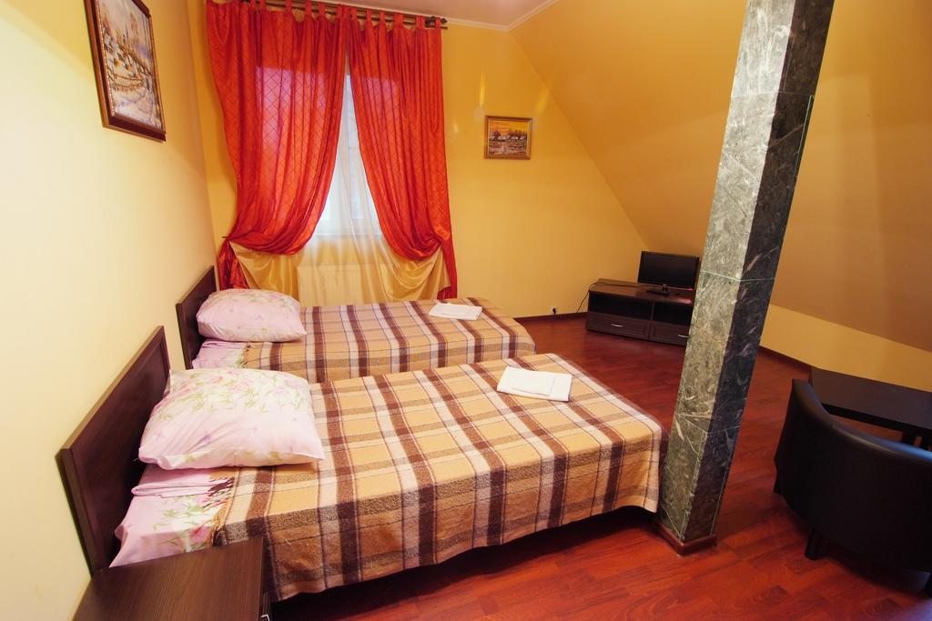 Двухместный (Улучшенный двухместный номер с 2 отдельными кроватями) гостиницы Мария, Химки
