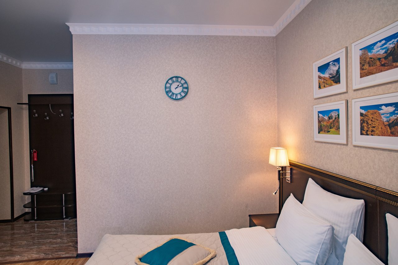 De Luxe (Стандарт с двуспальной кроватью и балконом), Отель ТауРух