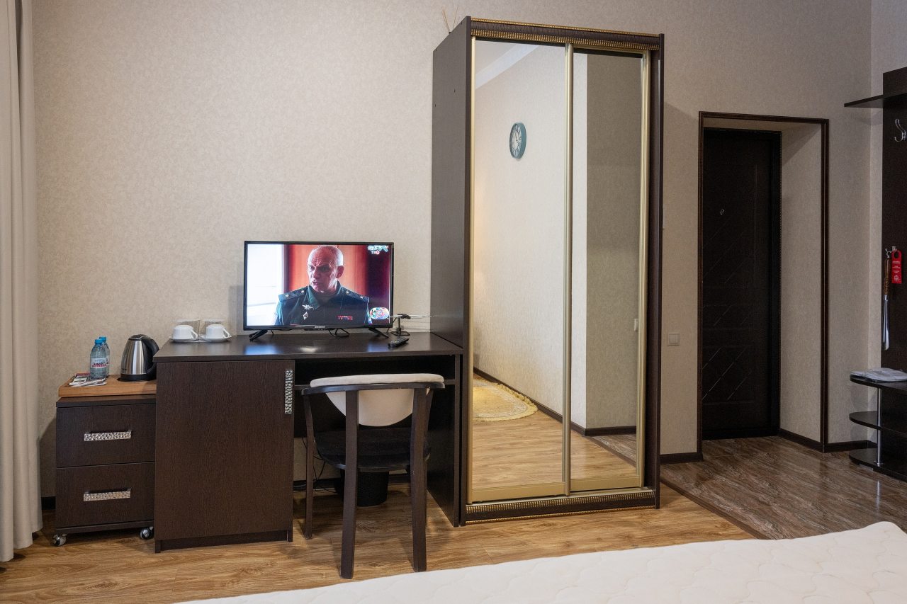 De Luxe (Стандарт с двуспальной кроватью и балконом), Отель ТауРух