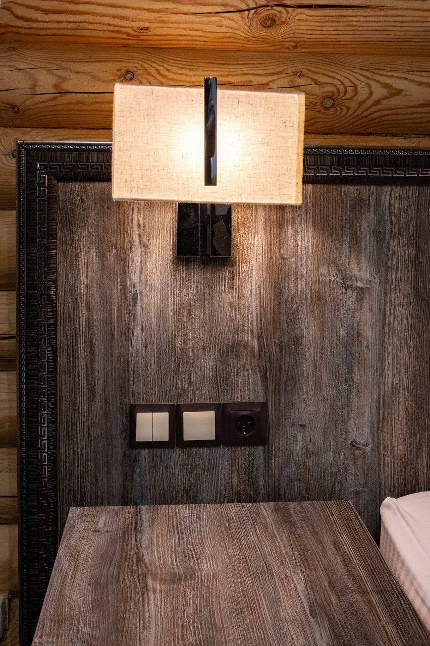 De Luxe (Комфорт, В срубе, С кроватью размера 