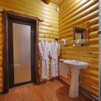 De Luxe (Комфорт, В срубе, С кроватью размера "king-size"), Отель ТауРух