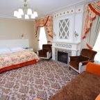 Полулюкс (NEO), Отель Cronwell Inn Стремянная