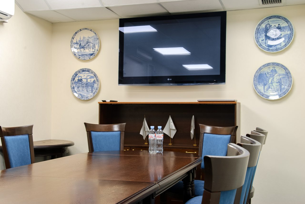 Комната переговоров, Отель Cronwell Inn Стремянная