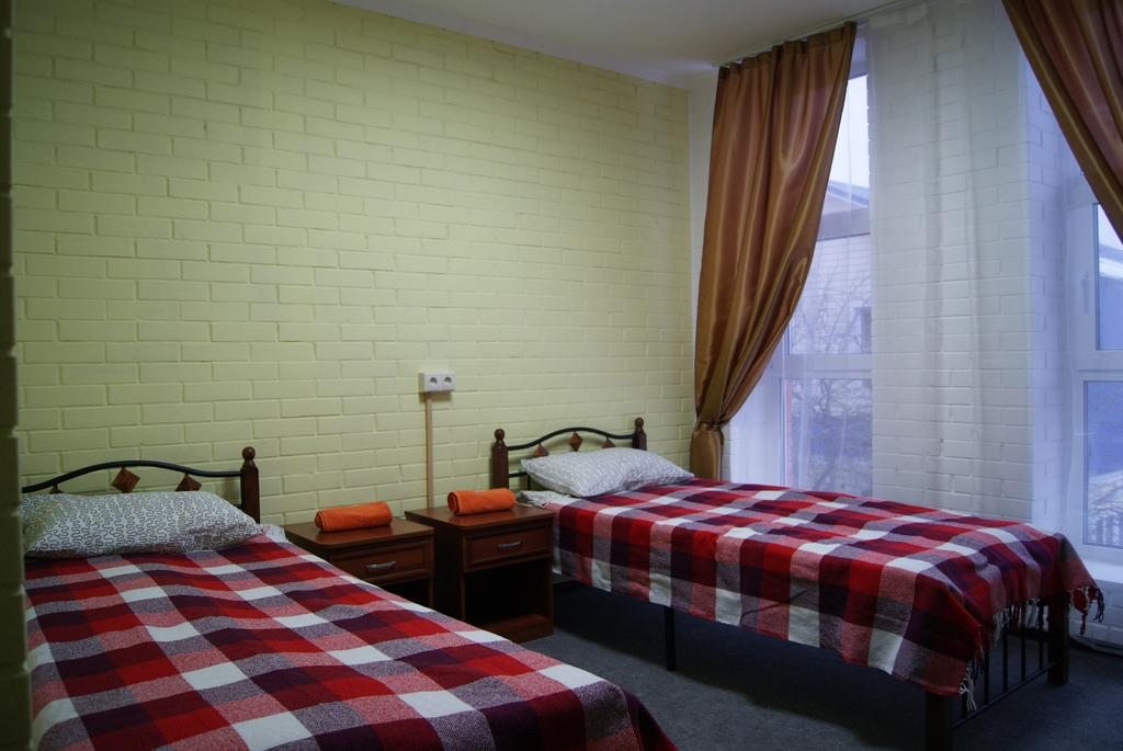 Двухместный (Двухместный номер с 2 отдельными кроватями и ванной комнатой) гостевого дома Внуково 41A