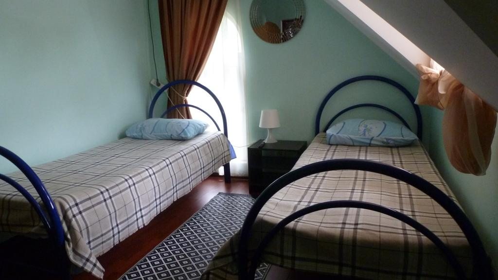 Двухместный (Стандартный двухместный номер с 2 отдельными кроватями и видом на горы) гостевого дома Кипарис, Возрождение