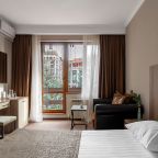 Студио, Гостиница Гала-Альпик