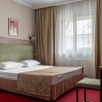 De Luxe, Гостиница Гала-Альпик