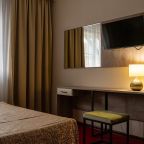 De Luxe, Гостиница Гала-Альпик