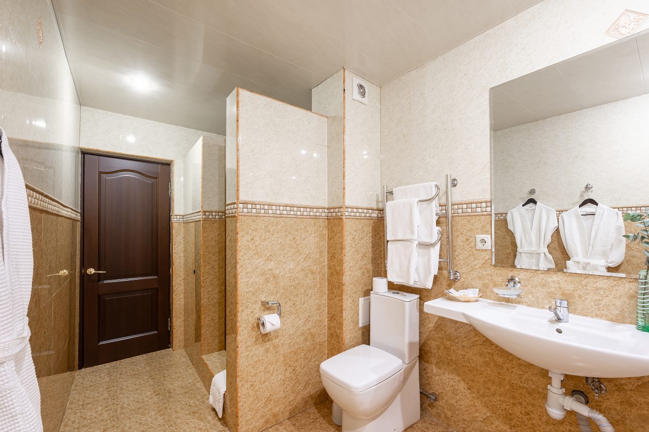 De Luxe, Гостиница Гала-Альпик