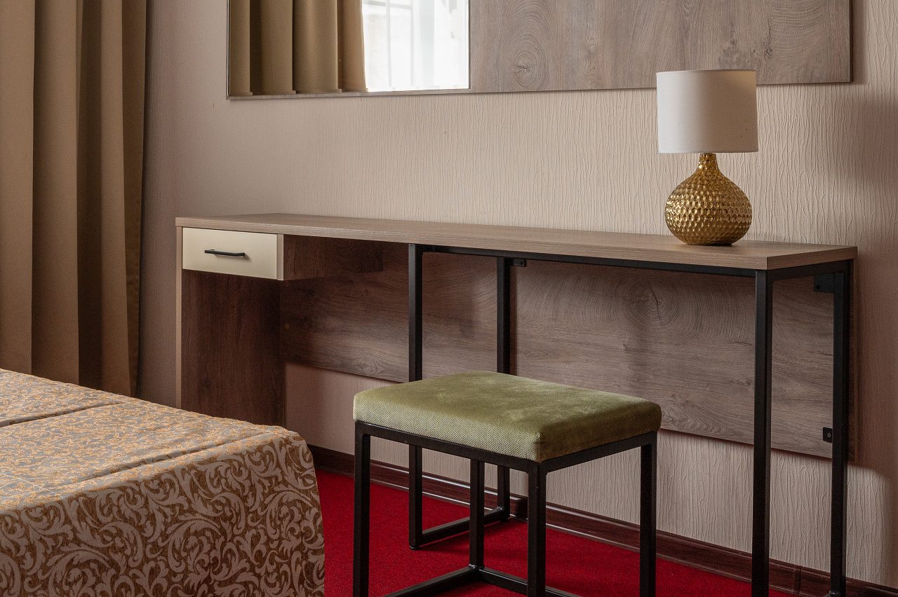 De Luxe, Гостиница Гала-Альпик