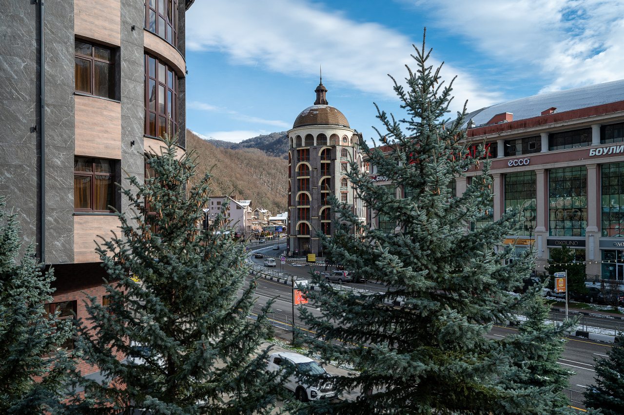 Студио, Гостиница Гала-Альпик