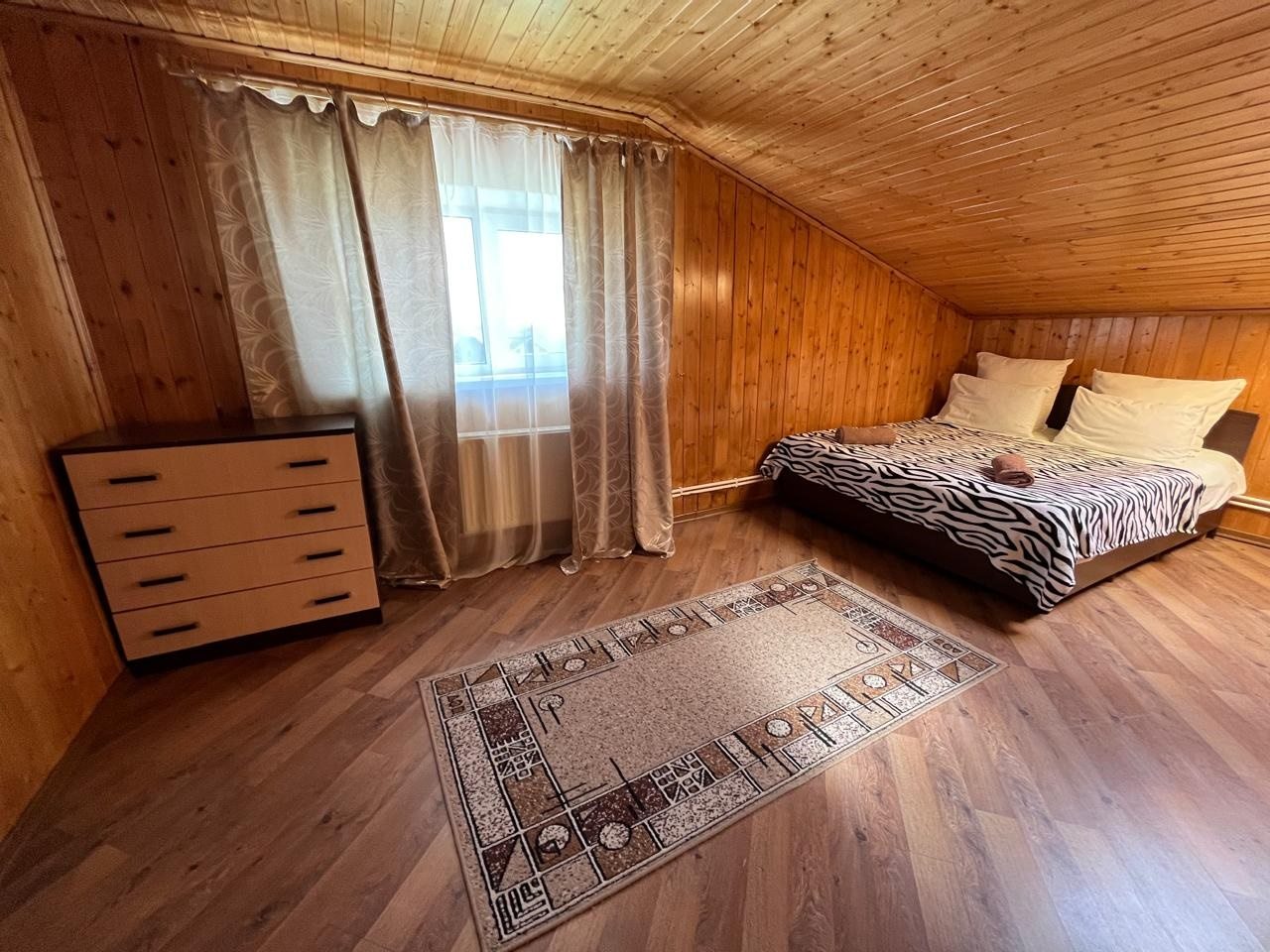 Коттедж с камином