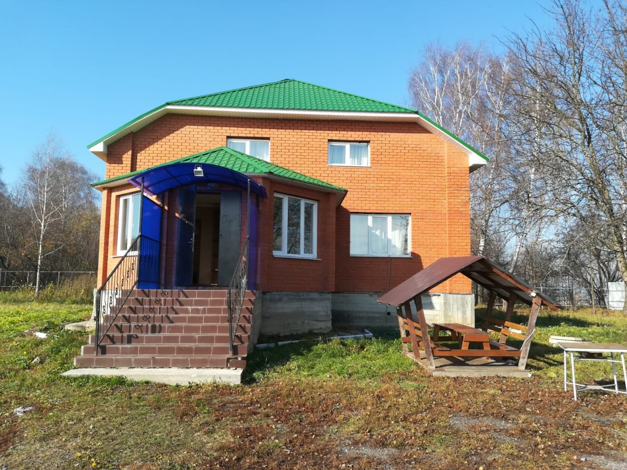 Коттедж с камином