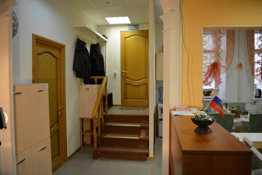 Восьмиместный (Койко-место в 8-местном женском номере, Верхнее) хостела Пара Тапок, Москва