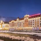 Отель «MERCURE Роза Хутор» зимой