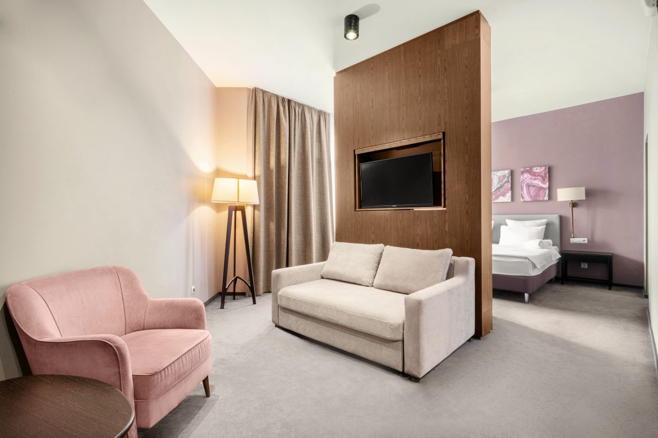 Номер (Полулюкс Wellbeing с балконом и видом на горы), Отель The Garden велнес - Роза Хутор
