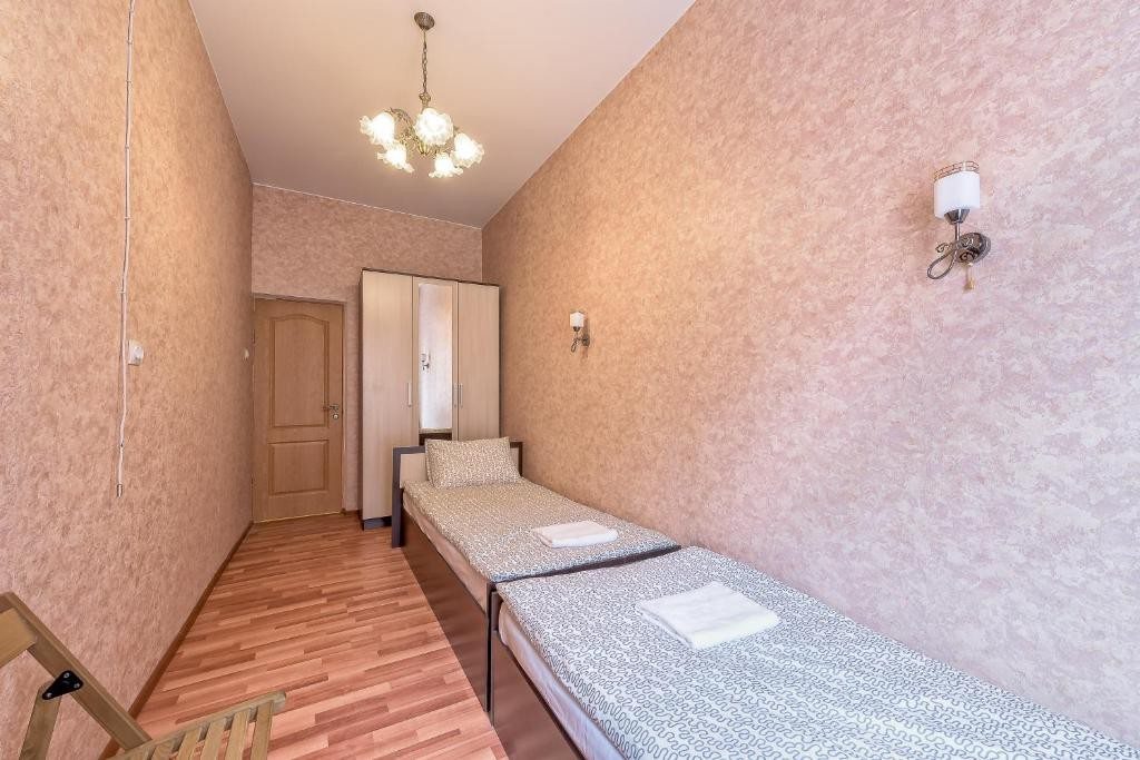 Двухместный (Стандартный двухместный номер с 2 отдельными кроватями и общей ванной комнатой) отеля Ариадна, Санкт-Петербург