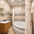 Полулюкс (Улучшенный №13. 2 корпус ТАРИФ БЕЗ СПА), Гостиница К-Визит