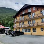 Парковка, Гостевой дом Ирбис