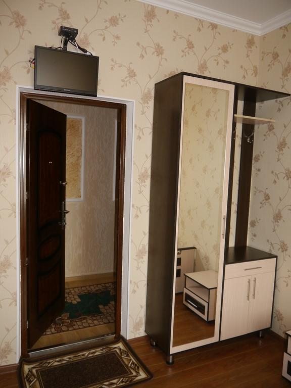 Трехместный (Трехместный номер эконом-класса с общей ванной комнатой) отеля 858 км, Миллерово
