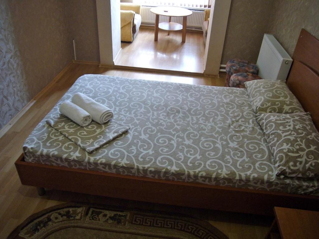 Одноместный (Одноместный номер эконом-класса с общей ванной комнатой) гостевого дома Катюша, Миллерово