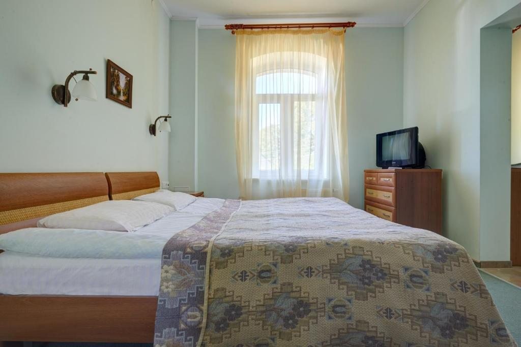 Трехместный (Улучшенный трехместный номер) загородного отеля Анна, Янтарный