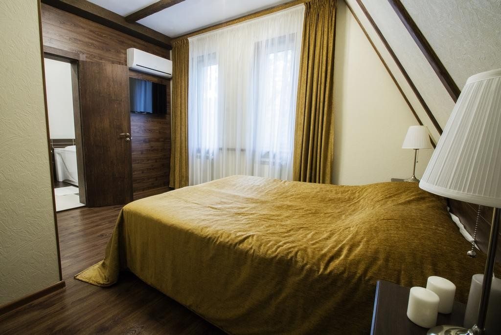 Коттедж (VIP коттедж, с двумя спальнями) отеля Дубрава, Самара
