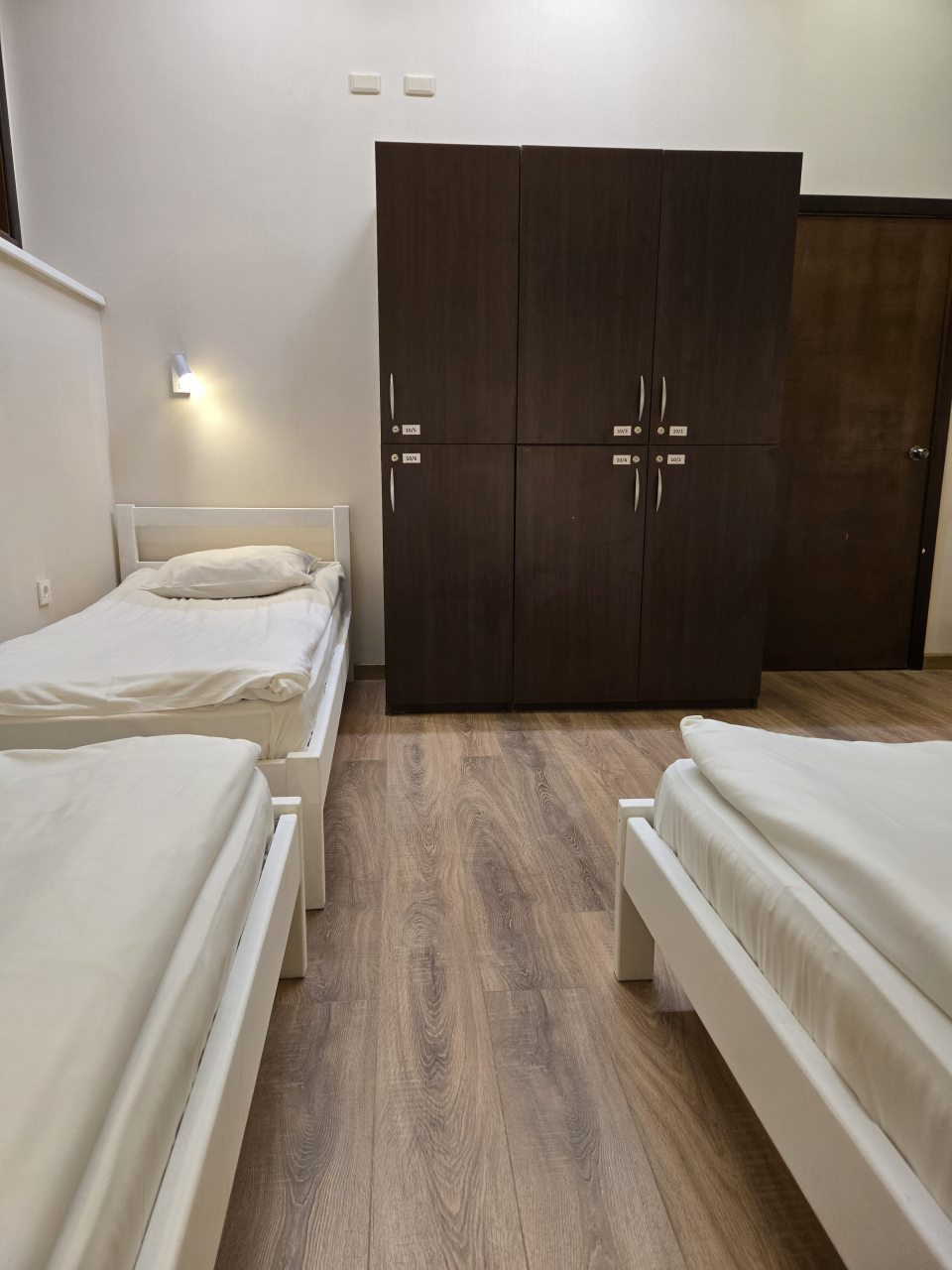 Шестиместный (Кровать в общем номере для мужчин и женщин), Хостел Белый Тополь