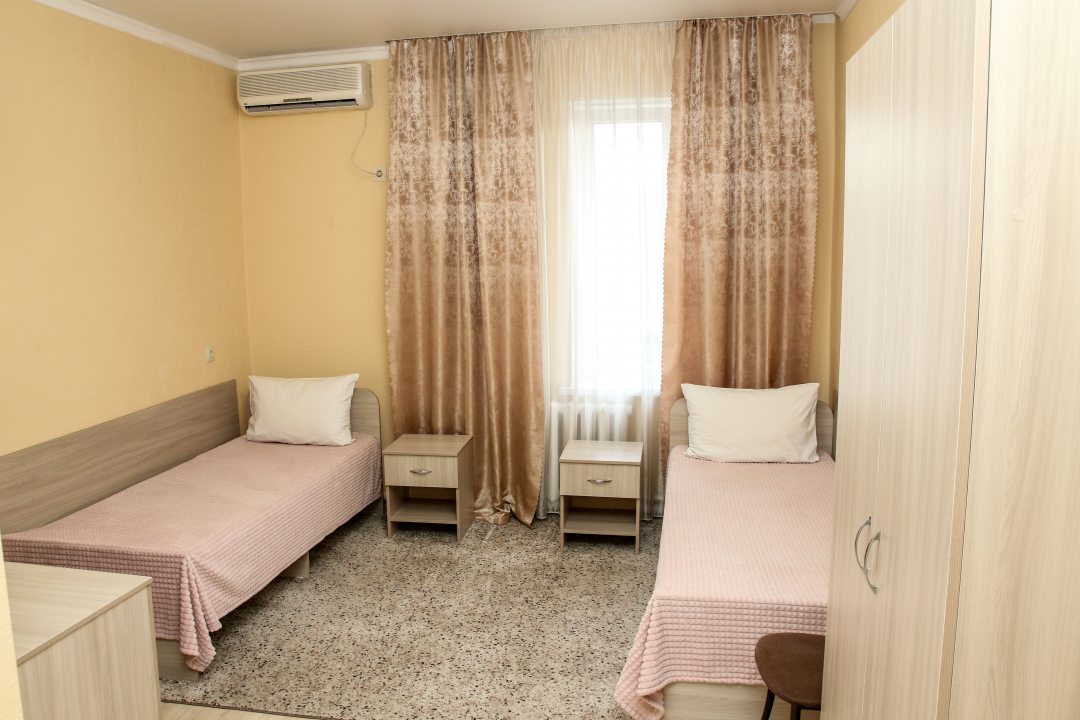 Двухместный (Стандарт двухместный номер с 2 отдельными кроватями) гостиницы Фаренгейт, Кореновск