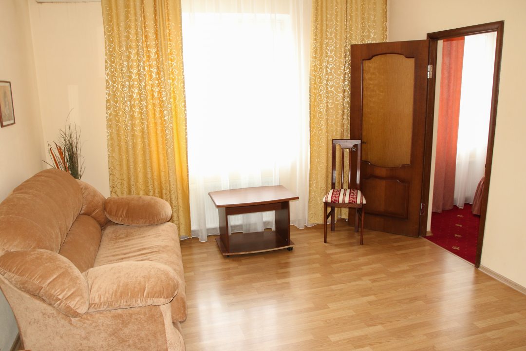 Сьюит (Люкс с 1 спальней) гостиницы Фаренгейт, Кореновск