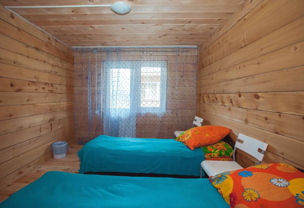 Двухместный (Бюджетный двухместный номер с 2 отдельными кроватями) усадьбы Зиминых, Чемал