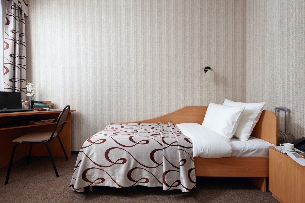 Односпальная кровать в гостинице Заречная, Нижний Новгород. Гостиница Заречная
