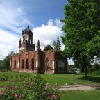 Автостоянка у въезда