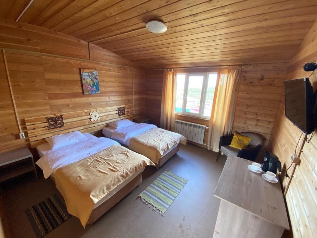 Двухместный (Стандартный двухместный номер с 2 отдельными кроватями) гостевого дома Байкал, Хужир