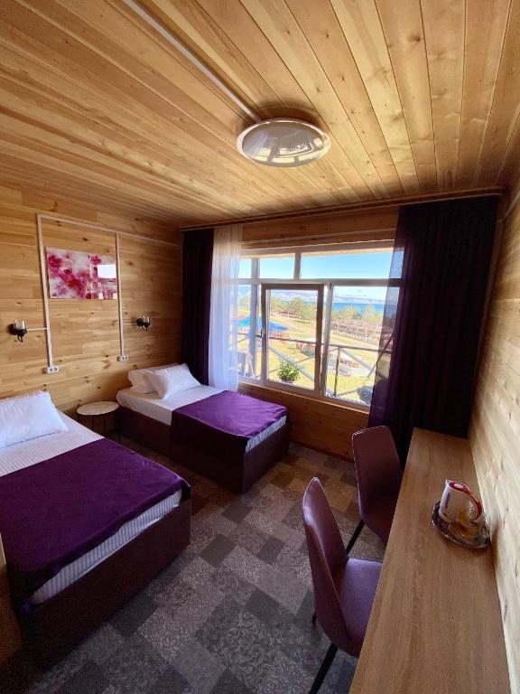 Двухместный (Стандартный двухместный номер с 2 отдельными кроватями) гостевого дома Байкал, Хужир