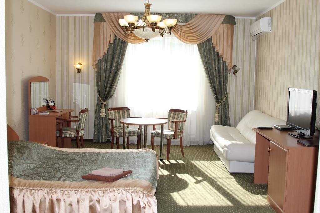 Сьюит (Люкс с 1 спальней) загородного отеля Владимир, Балево