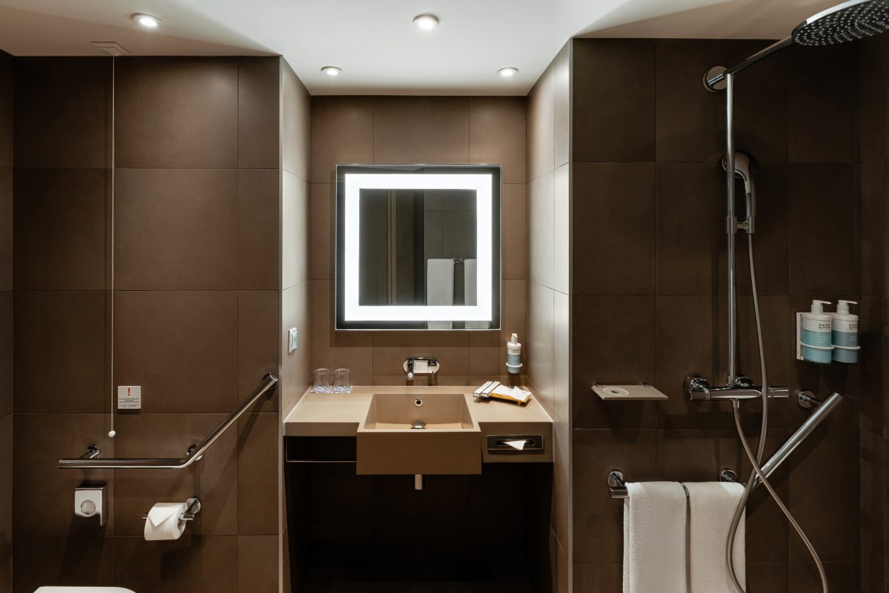 Люкс (Номер Люкс для маломобильных - с двуспальной кроватью), Отель Novotel Москва Киевская