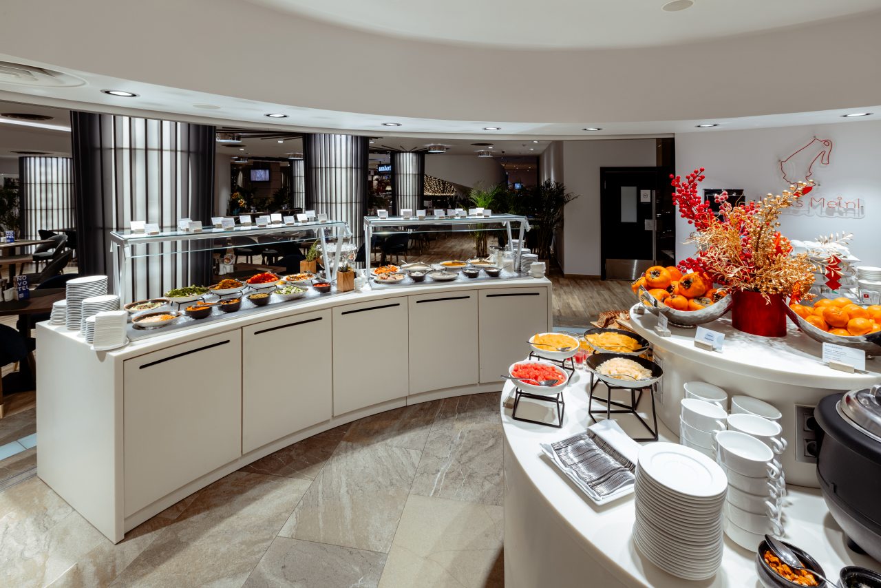Умберто, Отель Novotel Москва Киевская
