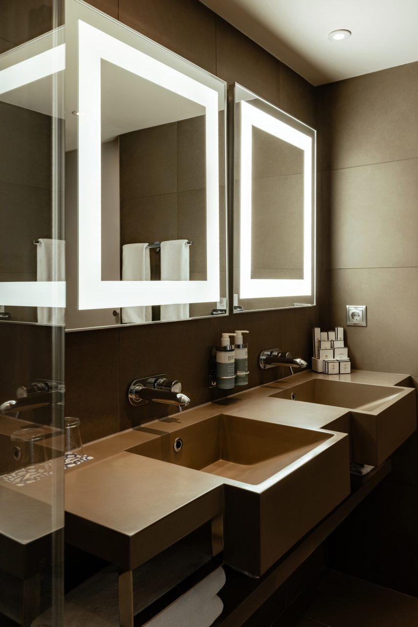 Сюит (Номер Люкс - с двуспальной кроватью), Отель Novotel Москва Киевская