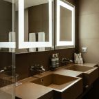 Сюит (Номер Люкс - с двуспальной кроватью), Отель Novotel Москва Киевская