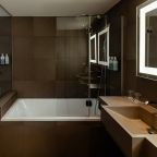 Сюит (Номер Люкс - с двуспальной кроватью), Отель Novotel Москва Киевская