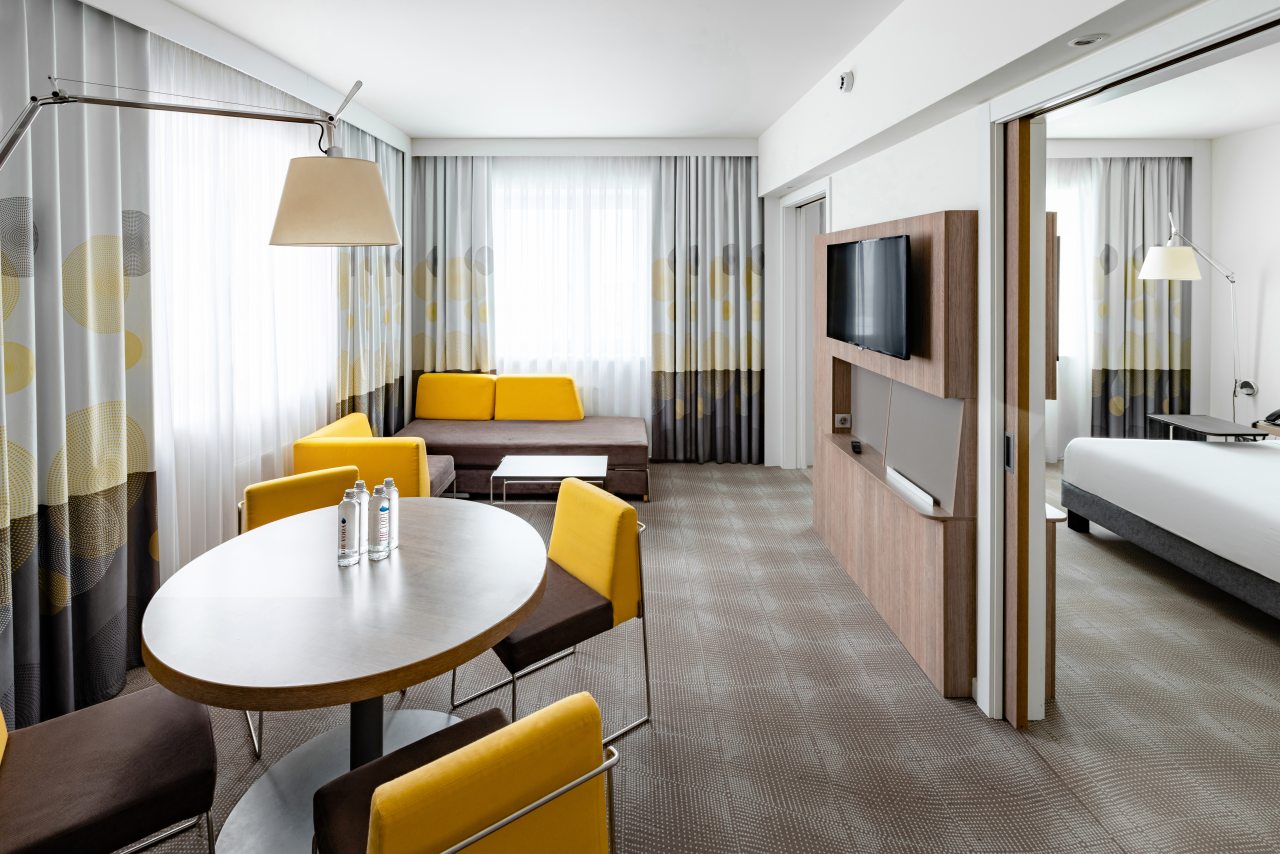 Сюит (Номер Люкс - с двуспальной кроватью), Отель Novotel Москва Киевская