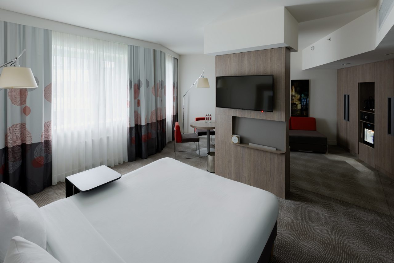 Номер с гостиной в «Novotel Москва Киевская»